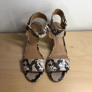 Snakeskin 1 1/2 Inch Wedge Nine West size 6